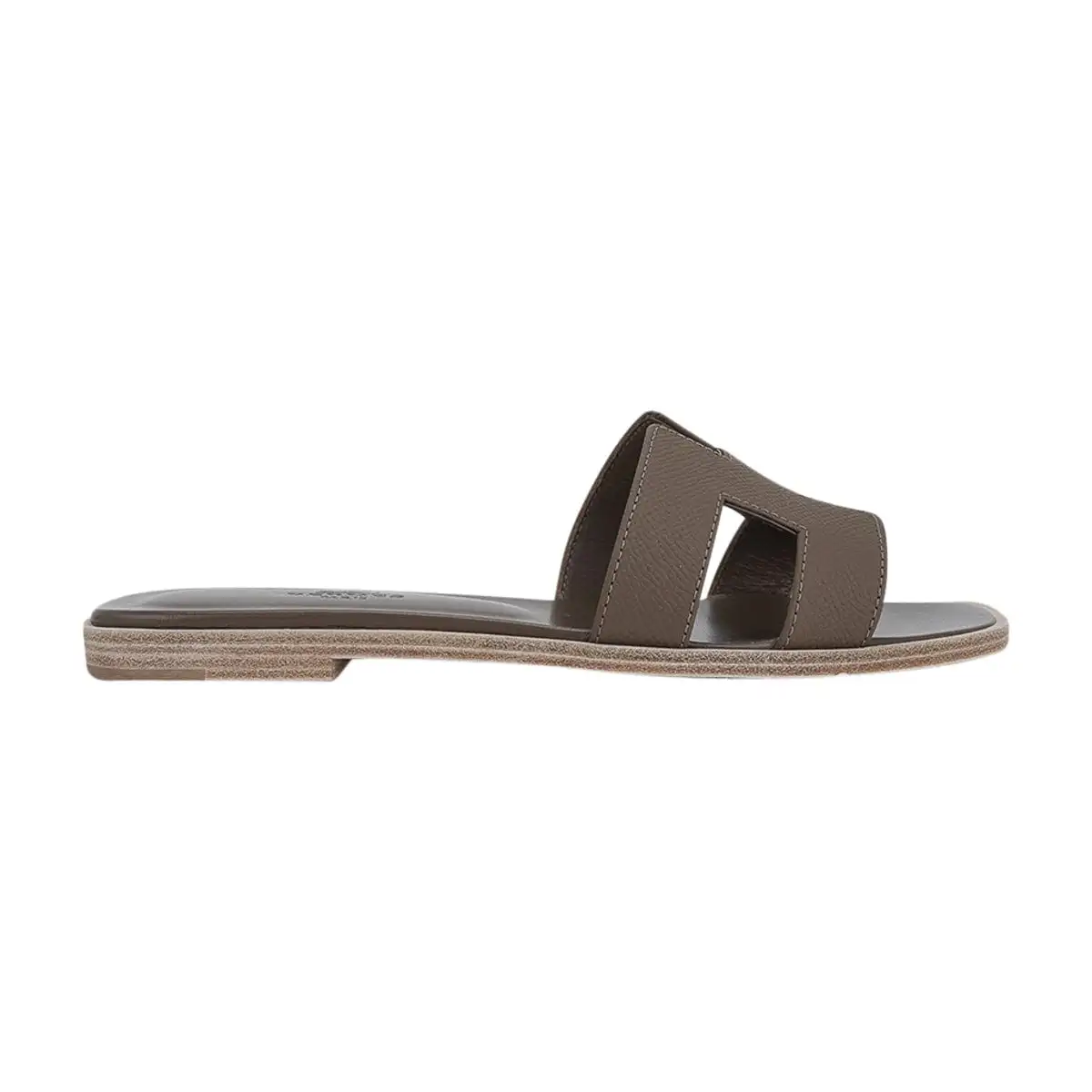 hermes-etoupe-oran-sandals-for-sale-on-mightychic_9ba70c0f-0468-42e2-85f8-fea930261e39 Hermes Oran – תמונה 1