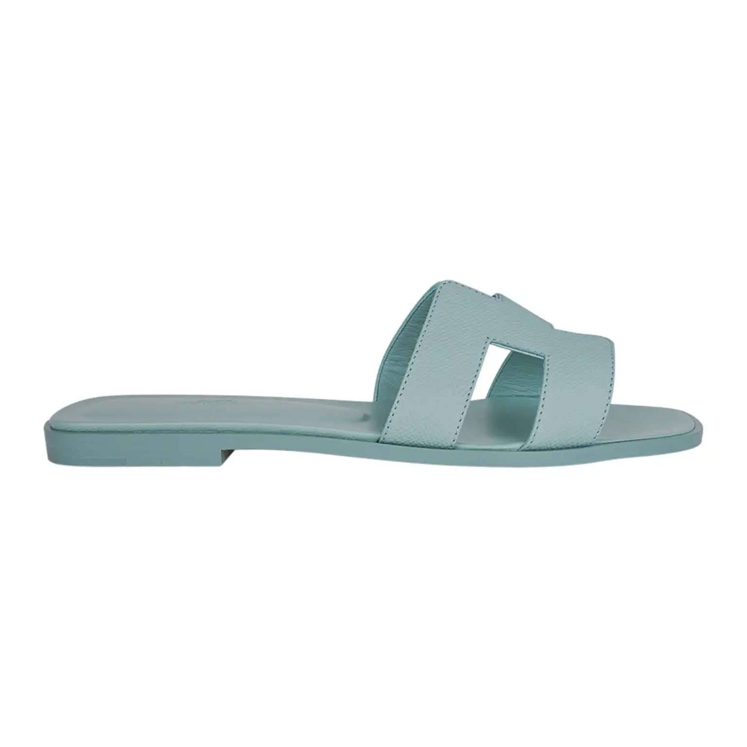 hermes-vert-embrun-oran-sandals-for-sale-on-mightychic_aa5d555b-1fe2-4b2e-bca1-415d94d318eb Hermes Oran – תמונה 1